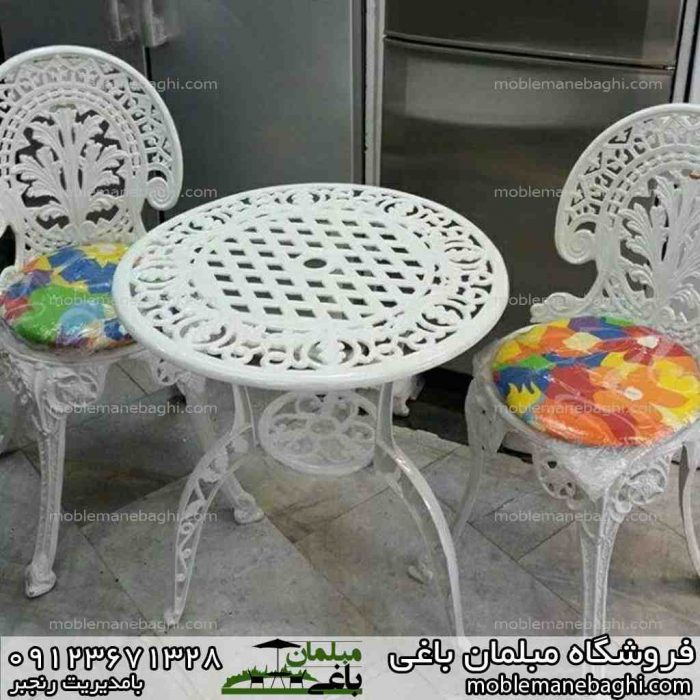 مبلمان باغی میز و صندلی طاووسی سفید شیک