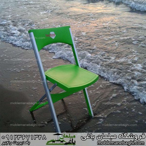 صندلی مسافرتی تاشو پایه آلومینومی در کنار ساحل مواج شمال قیمت صندلی تاشو بسیار مناسب