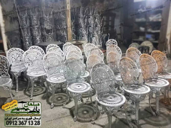 کارگاه تولیدی صندلی آلومینیومی 2022 فروشگاه مبلمان باغی با تعدادی زیادی صندلی آلومینیومی آماده شده جهت انجام مراحل تولید و ساخت صندلی آلومینیومی و عرضه به صورت پخش عمده و قیمت بسیار مناسب