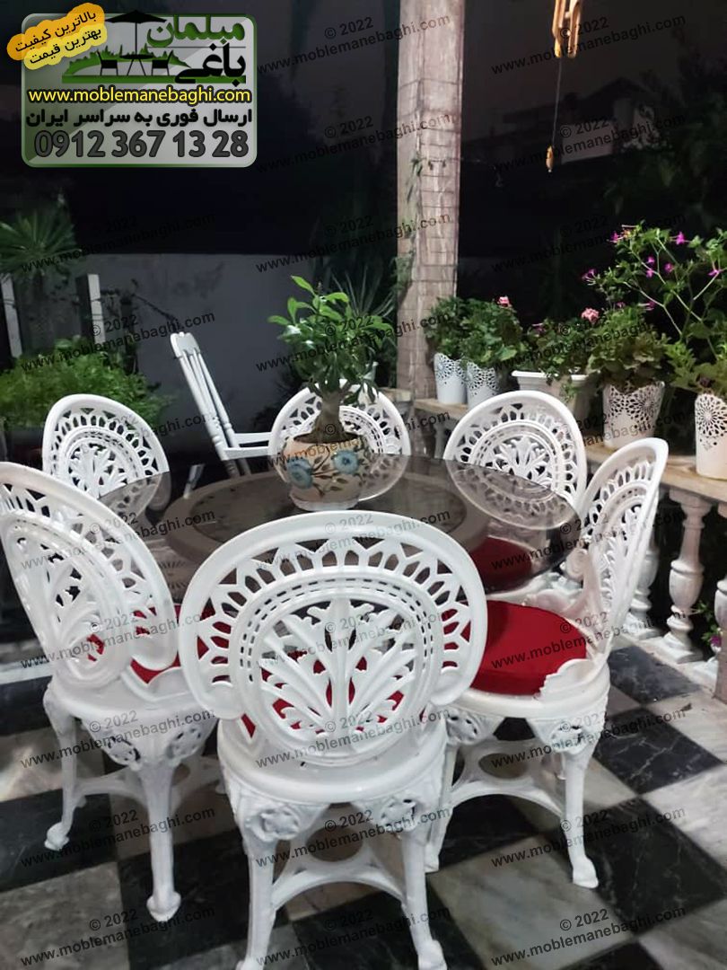 ست شش نفره صندلی پلیمری طاووسی رنگ سفید با تشک قرمز در تراس ویلایی زیبا ارسالی مشتری مبلمان باغی در نوشهر