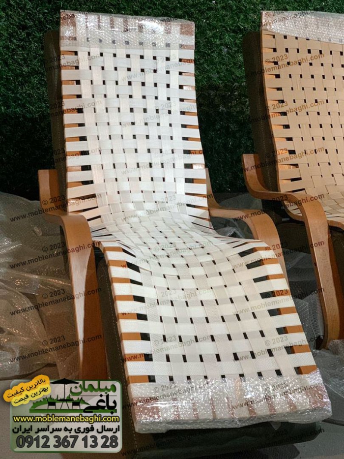 صندلی آفتابگیر و راحتی مناسب سالن و استخر با رنگ سفید وبدنه چوب